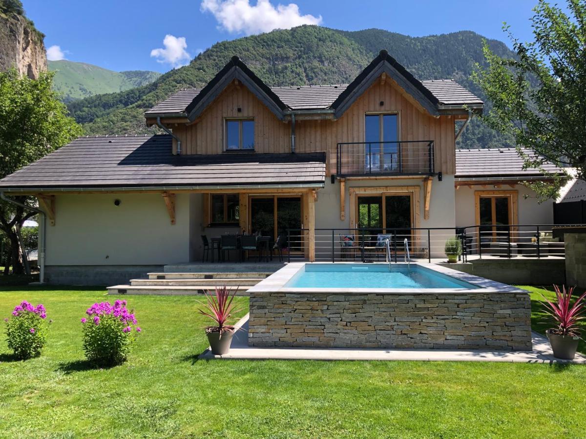 Chalet Barbara With Swimming Pool In The Heart Of Oisans Le Bourg-dʼOisans Εξωτερικό φωτογραφία