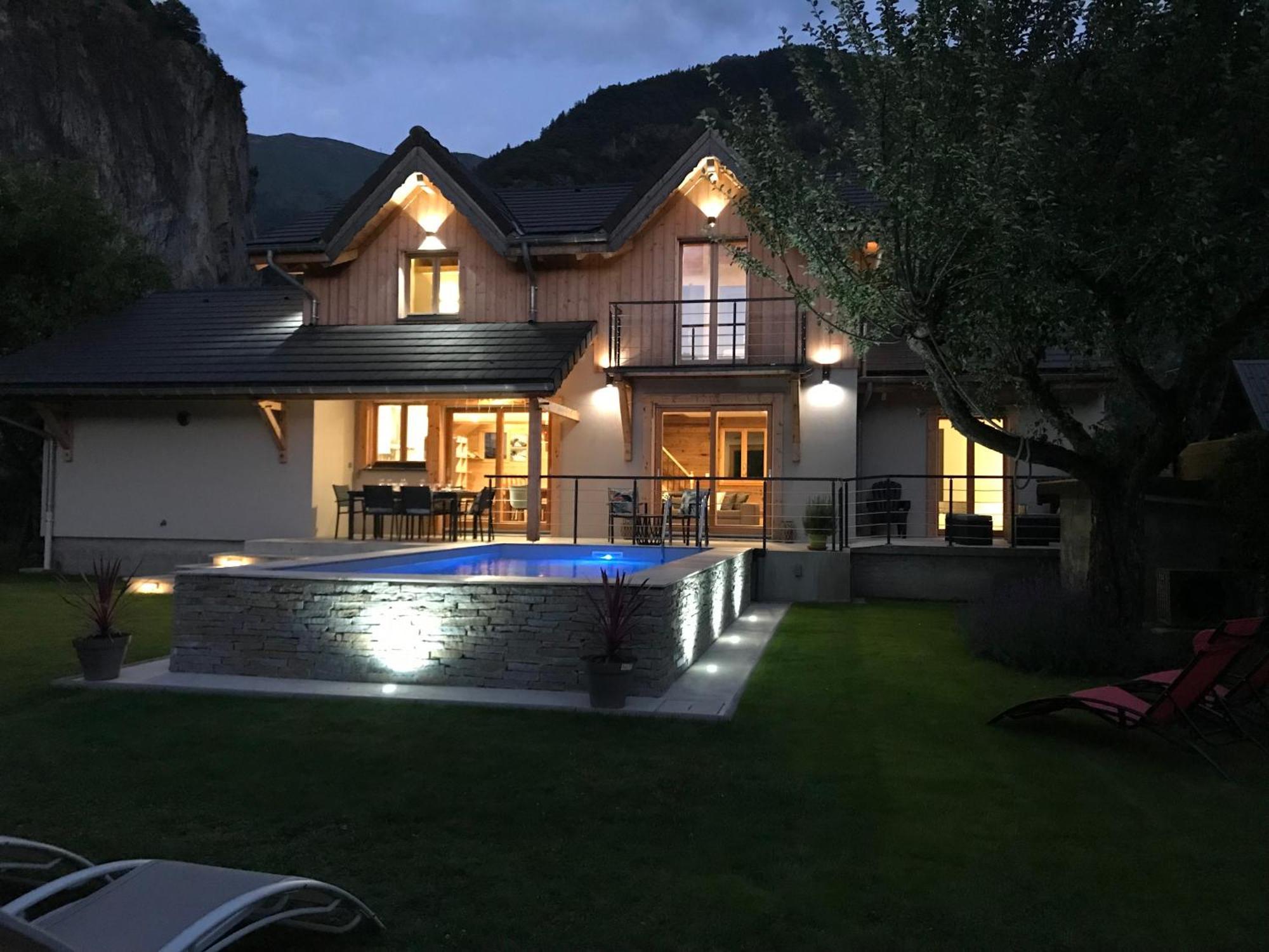 Chalet Barbara With Swimming Pool In The Heart Of Oisans Le Bourg-dʼOisans Εξωτερικό φωτογραφία